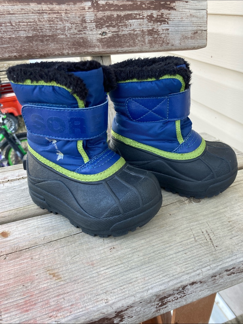 Sorel Kids Blue and Lime Winter Boots with Black Soles